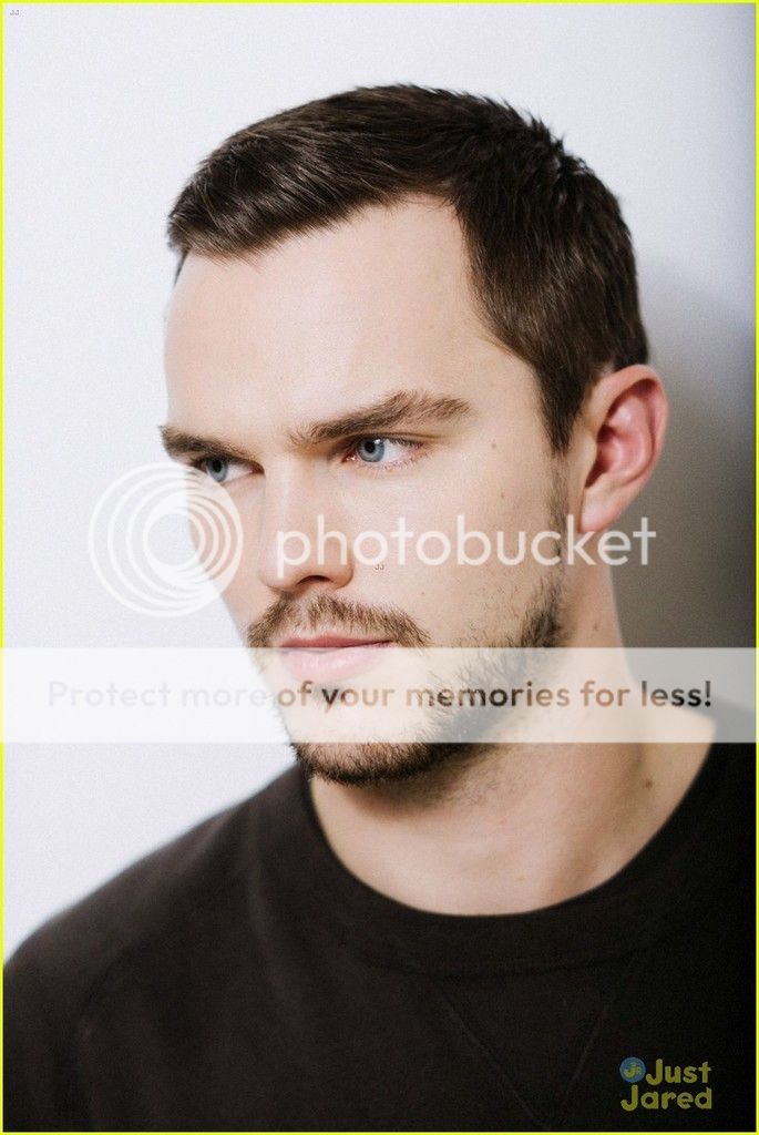 photo charlize-theron-nicholas-hoult-meet-the-press-for-mad-max-02_zpsob9ubzoo.jpg
